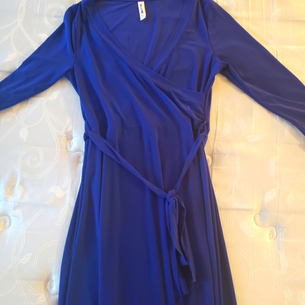 Hello miz maternity maxi dress